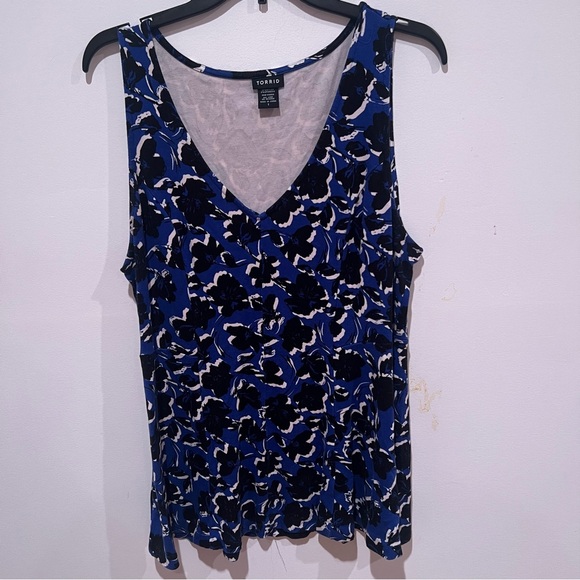 Torrid Women's Blue and Black Floral Peplum Babydoll Tank Top - Picture 1 of 5